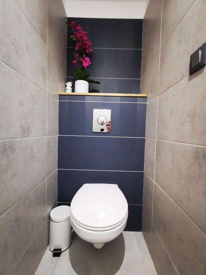 Jacuzzi Terrasse 86 - Terrasse & Climatisation - 4 Personnes - Bnb 에페르네이 외부 사진