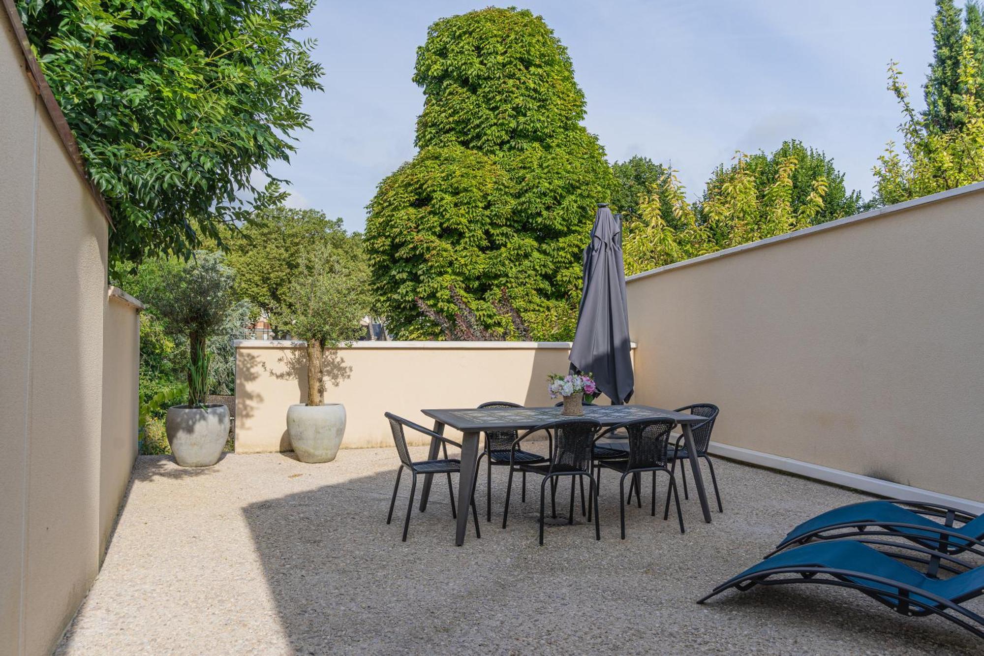 Jacuzzi Terrasse 86 - Terrasse & Climatisation - 4 Personnes - Bnb 에페르네이 외부 사진