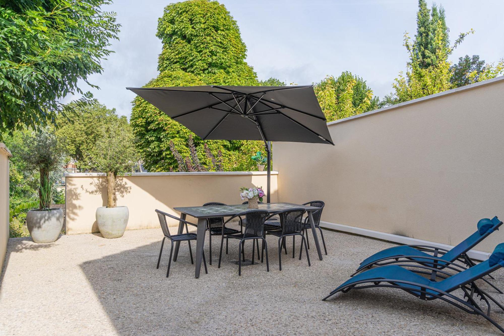 Jacuzzi Terrasse 86 - Terrasse & Climatisation - 4 Personnes - Bnb 에페르네이 외부 사진