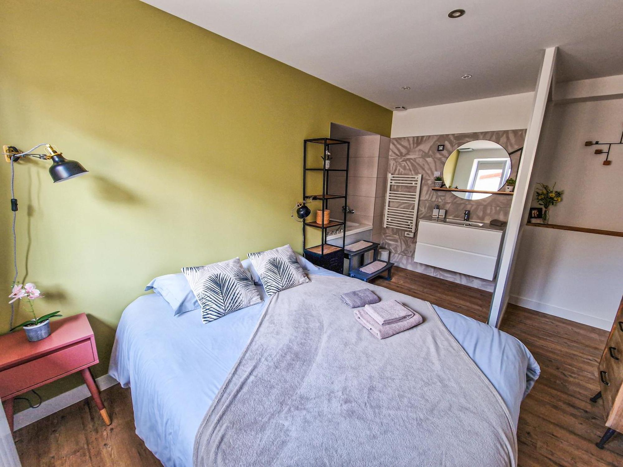 Jacuzzi Terrasse 86 - Terrasse & Climatisation - 4 Personnes - Bnb 에페르네이 외부 사진